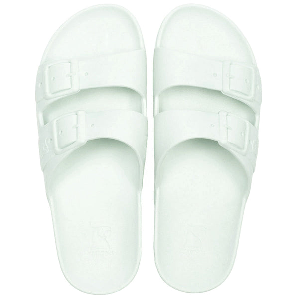 Sandales Cacatoes Belo Horizonte Cloud vues de face, offrant confort et style avec une teinte nuage délicate pour un look estival frais et élégant.