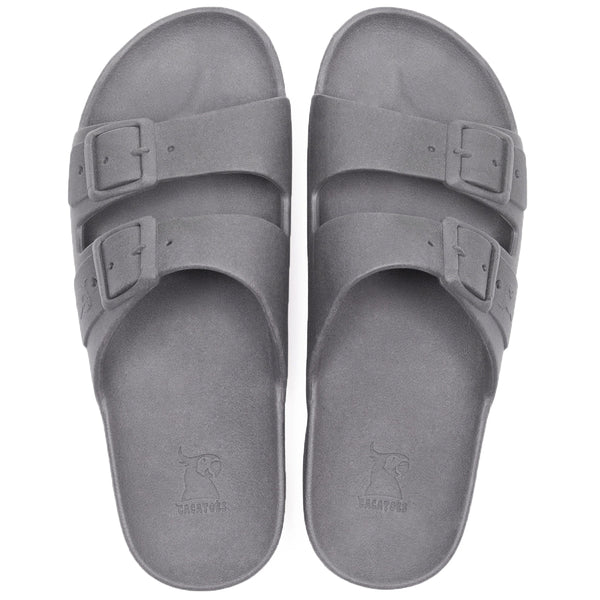 Sandales pour enfants Cacatoès modèle Rio de Janeiro Cool Grey : un design moderne et confortable en gris froid, parfait pour un look estival tendance et pratique.