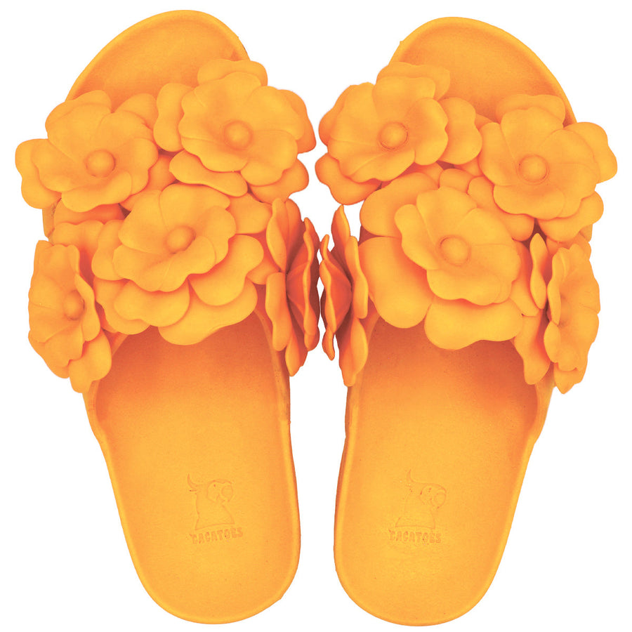 Sandales Cacatoès Camélia Tournesol, vue de face, design lumineux et estival, idéal pour un look vibrant et décontracté.