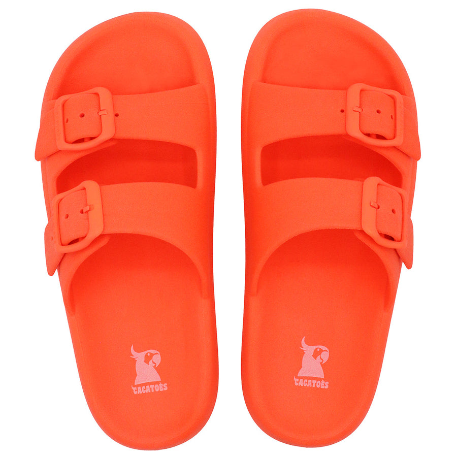 Sandales Cacatoes modèle Jessy Fluo Orange : un design audacieux et vibrant, avec une teinte orange fluo idéale pour un look estival plein d’énergie.