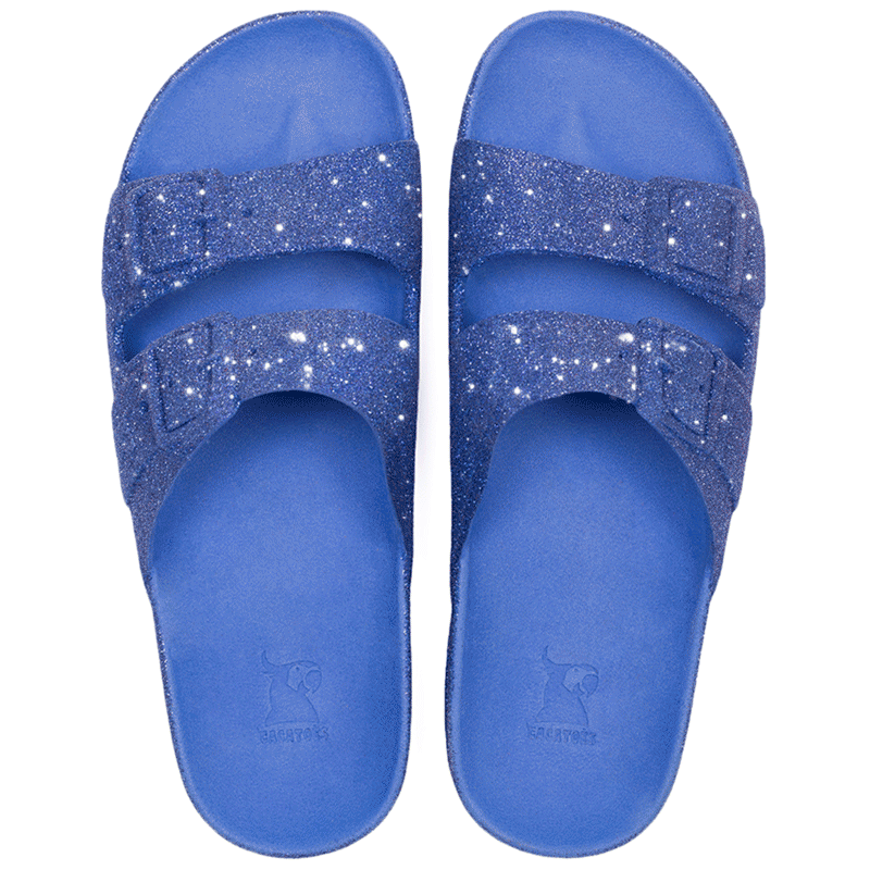 Trancoso Royal Blue Glitter – Sandales Cacatoès en bleu royal et paillettes, tendance et scintillantes, parfaites pour un look élégant.